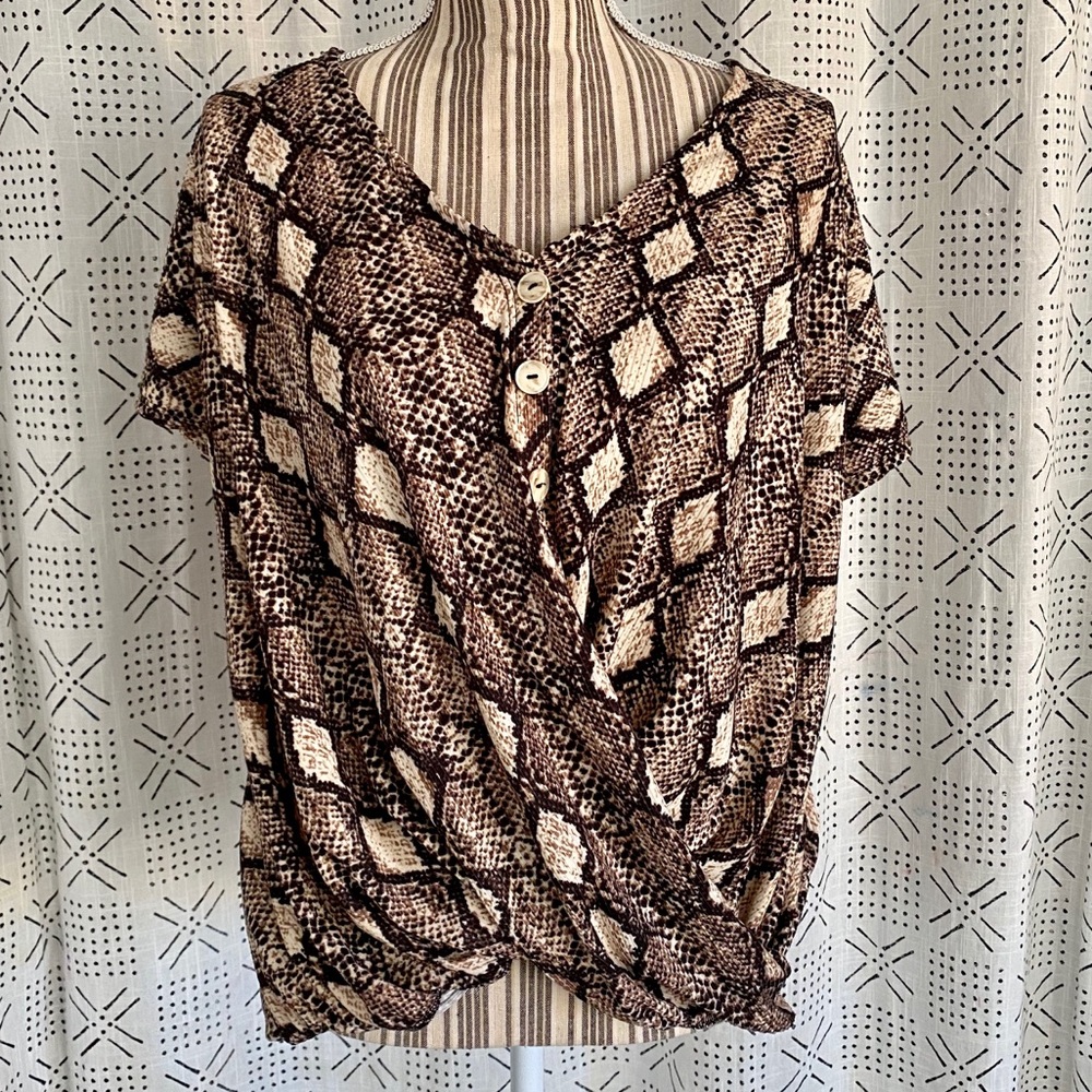 Snack Print Button Twist Top